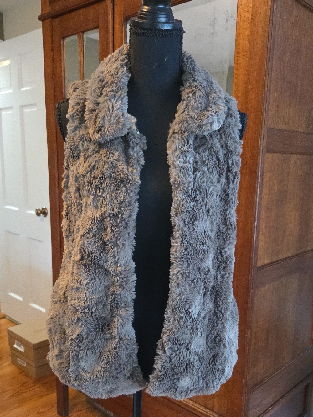 dylan Faux Fur Sleeveless Vest in Taupe Brown